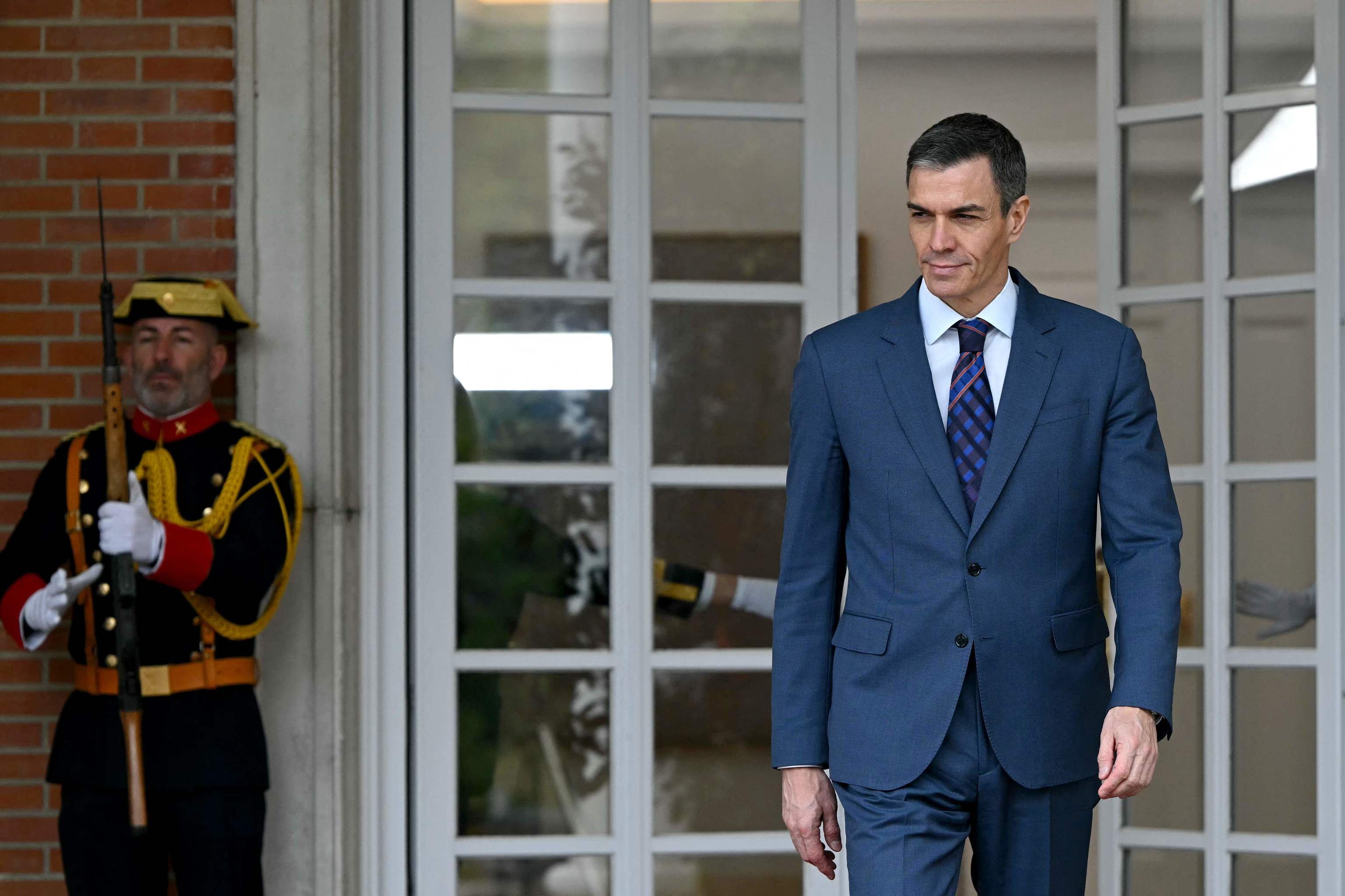 El Gobierno baja el IVA de la luz al 10%: Cuánto vas a ahorrar realmente (y cómo multiplicarlo)